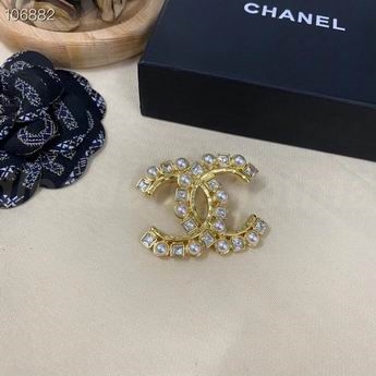 Chanel Brooch 239